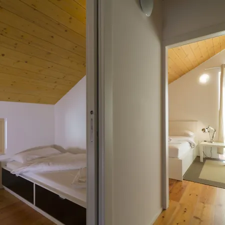 Quercus Contactless Check-in 4*