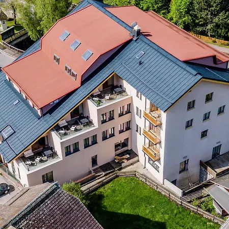 Quercus Contactless Check-in 4*