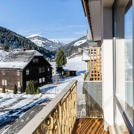 Quercus Contactless Check-in 4* Patergassen