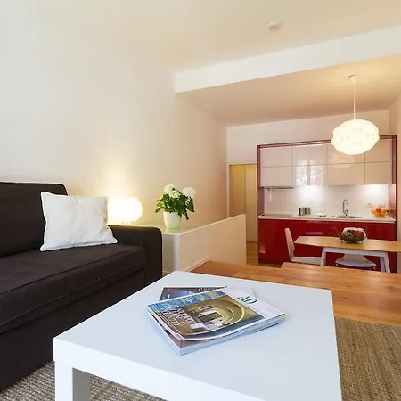 Quercus Contactless Check-in 3*