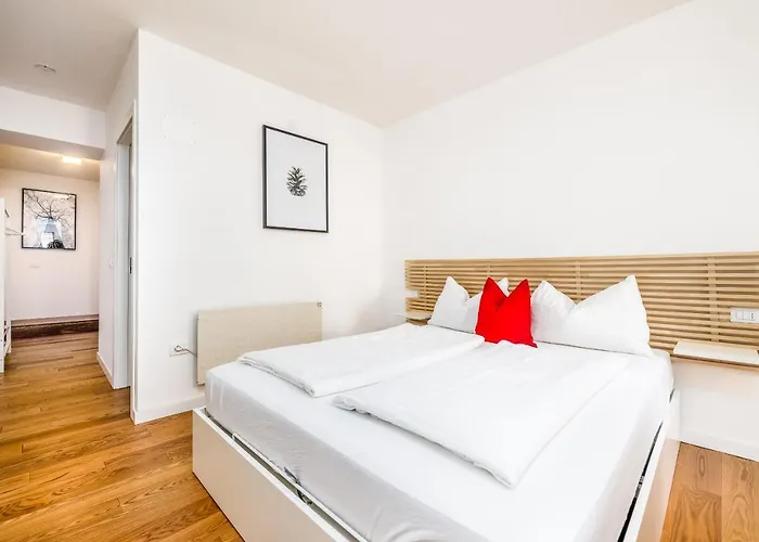 Quercus Contactless Check-in