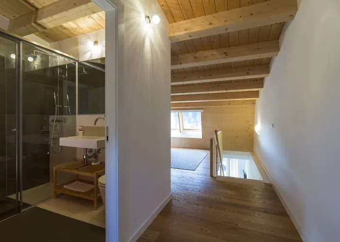 Quercus Contactless Check-in 4*