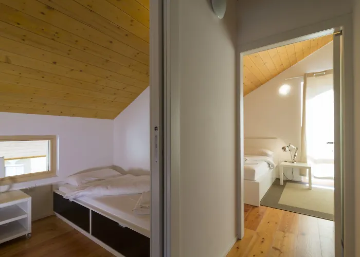 Quercus Contactless Check-in 4*