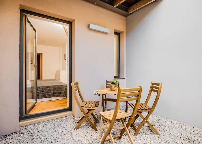 Quercus Contactless Check-in 4*